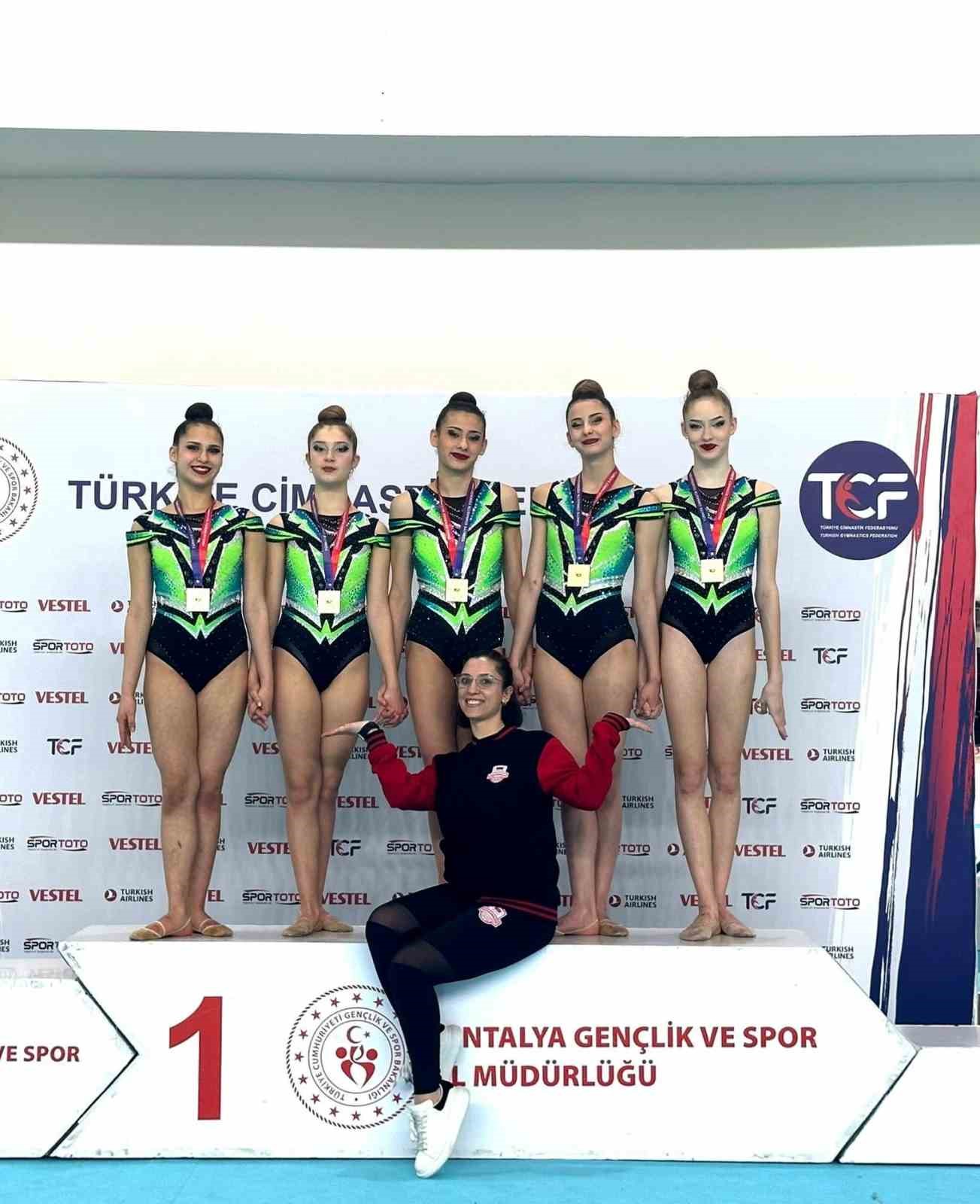 Muratpaşa, cimnastikte Türkiye şampiyonu
