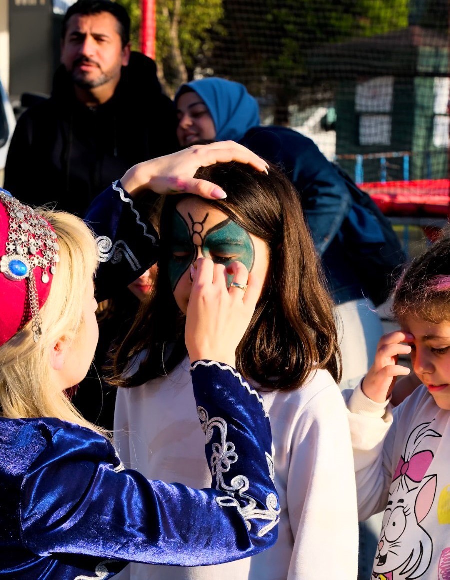 Muratpaşa Kent Meydanı’nda Ramazan buluşmaları devam ediyor
Muratpaşa Kent Meydanı’nda Ramazan buluşmaları devam ediyor