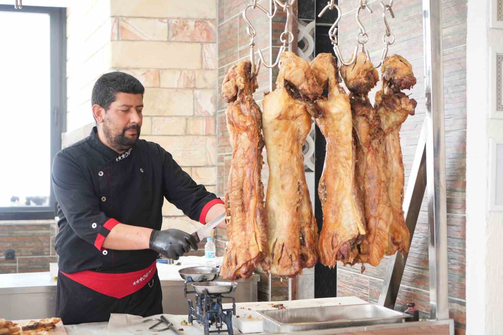 Muş büryanı hem lezzeti hem de besleyici yönüyle öne çıkıyor
