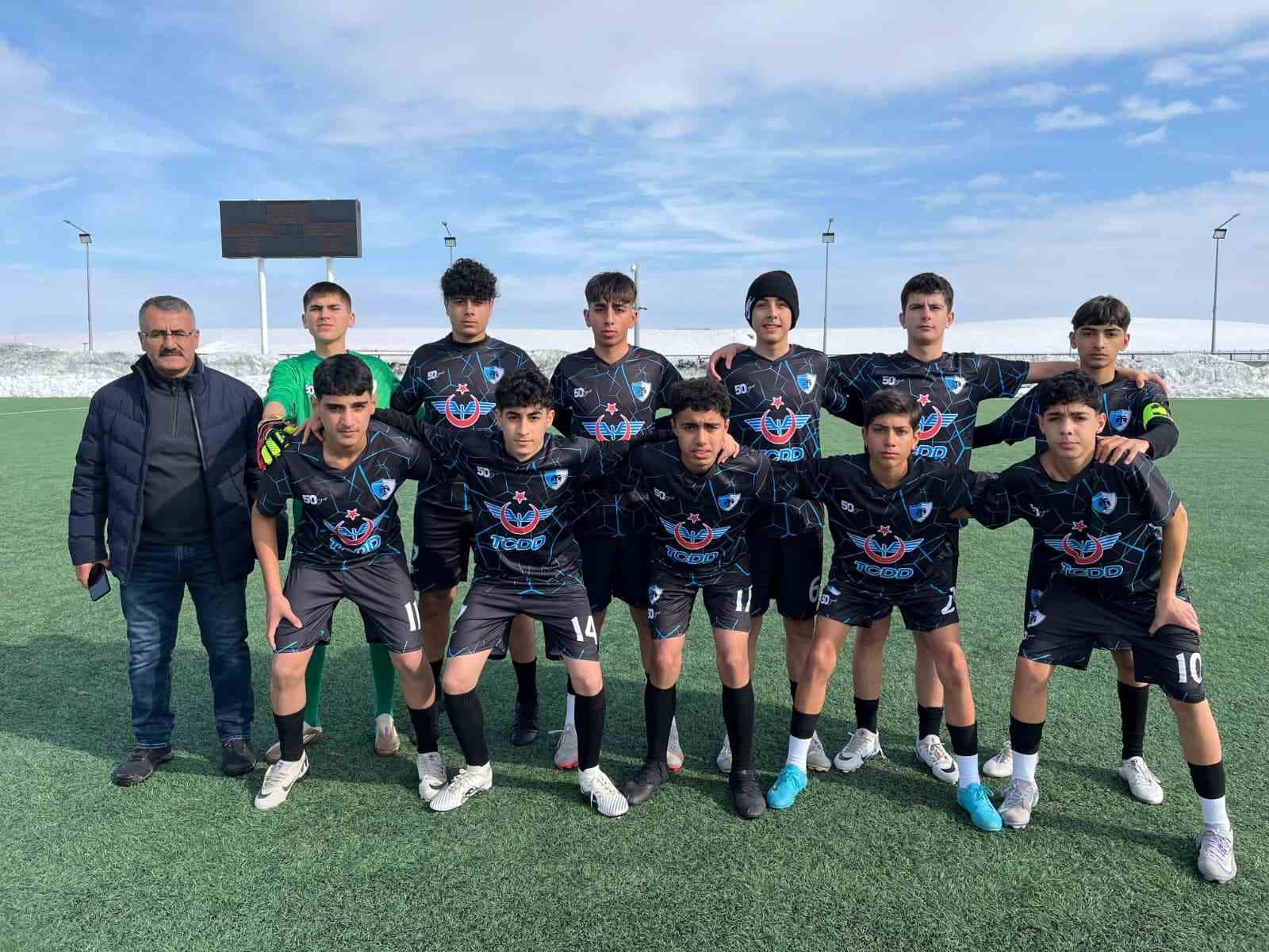 Muş Gençlerbirliği’nden 50. yılında çifte şampiyonluk sevinci
