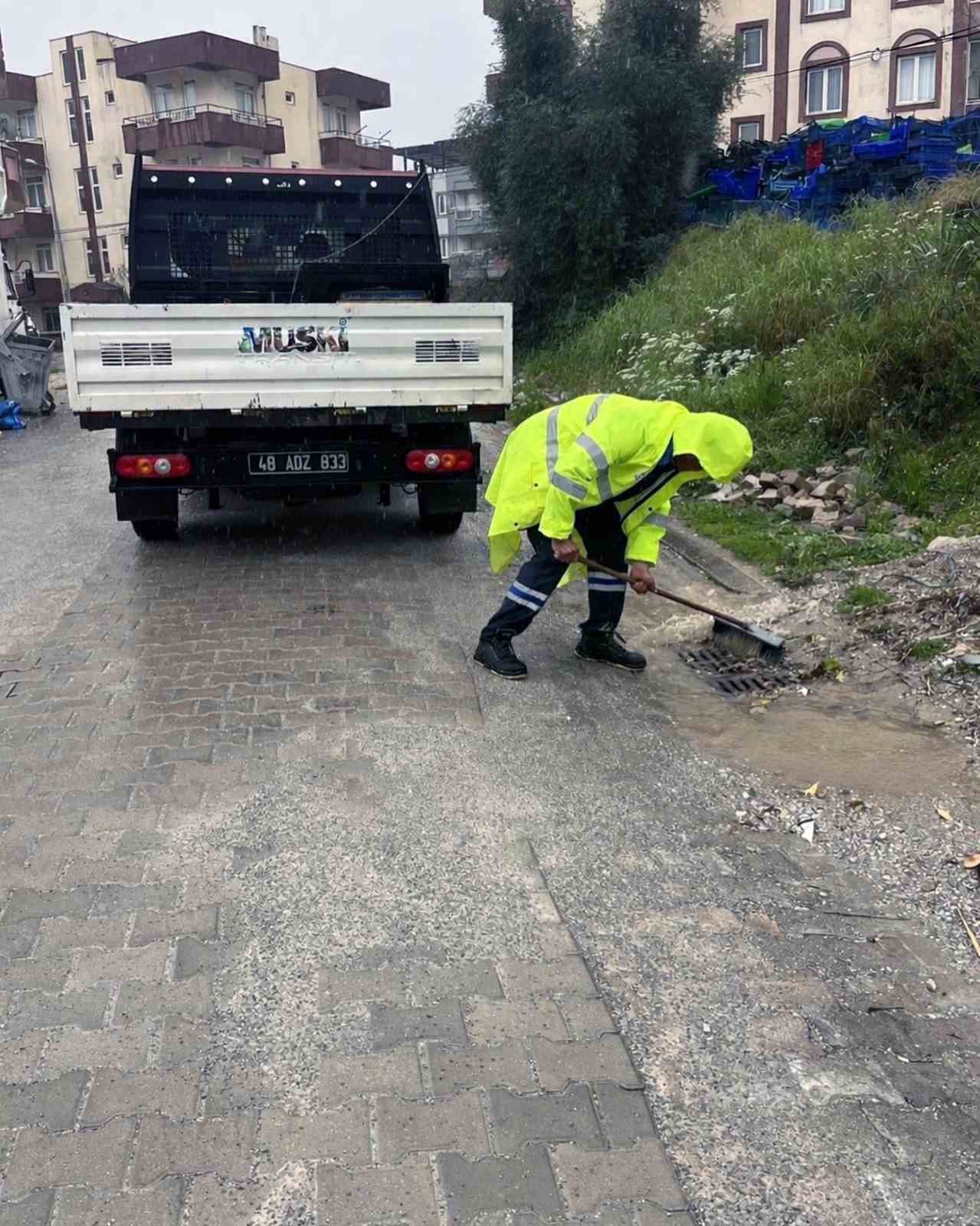 MUSKİ ekipleri yağmur mesaisinde
