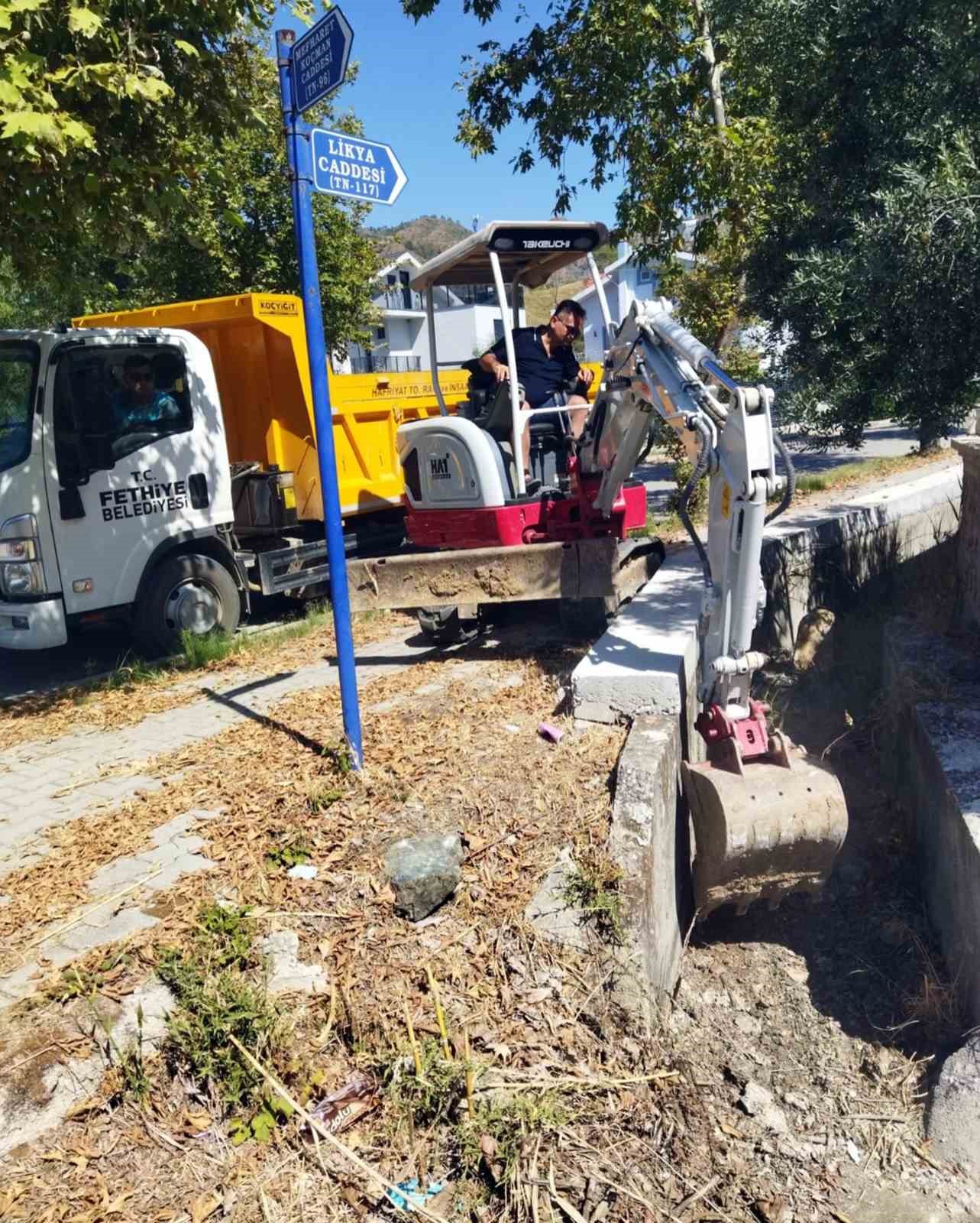 MUSKİ Fethiye’de 71,5 kilometre dere temizliği yaptı
MUSKİ Fethiye’de 71,5 kilometre dere temizliği yaptı