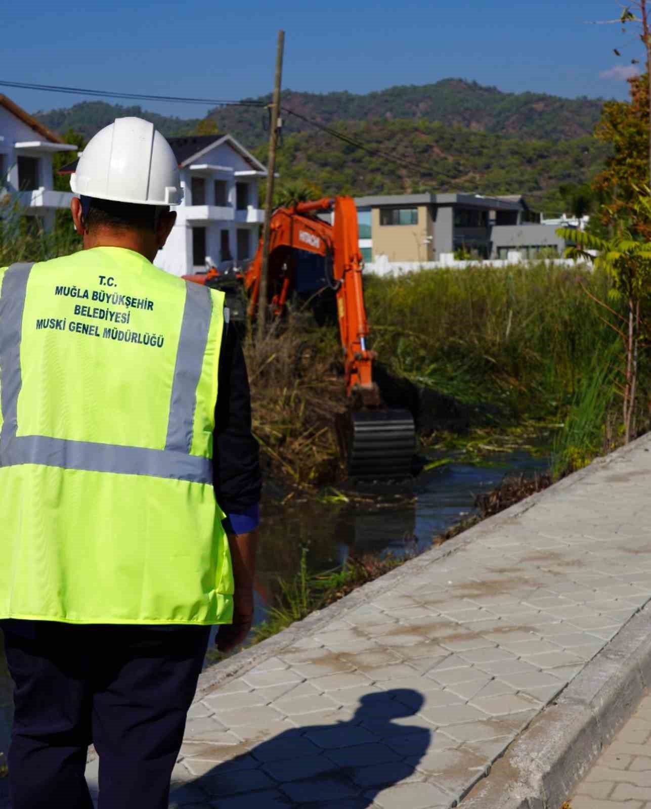 MUSKİ Fethiye’de 71,5 kilometre dere temizliği yaptı
MUSKİ Fethiye’de 71,5 kilometre dere temizliği yaptı