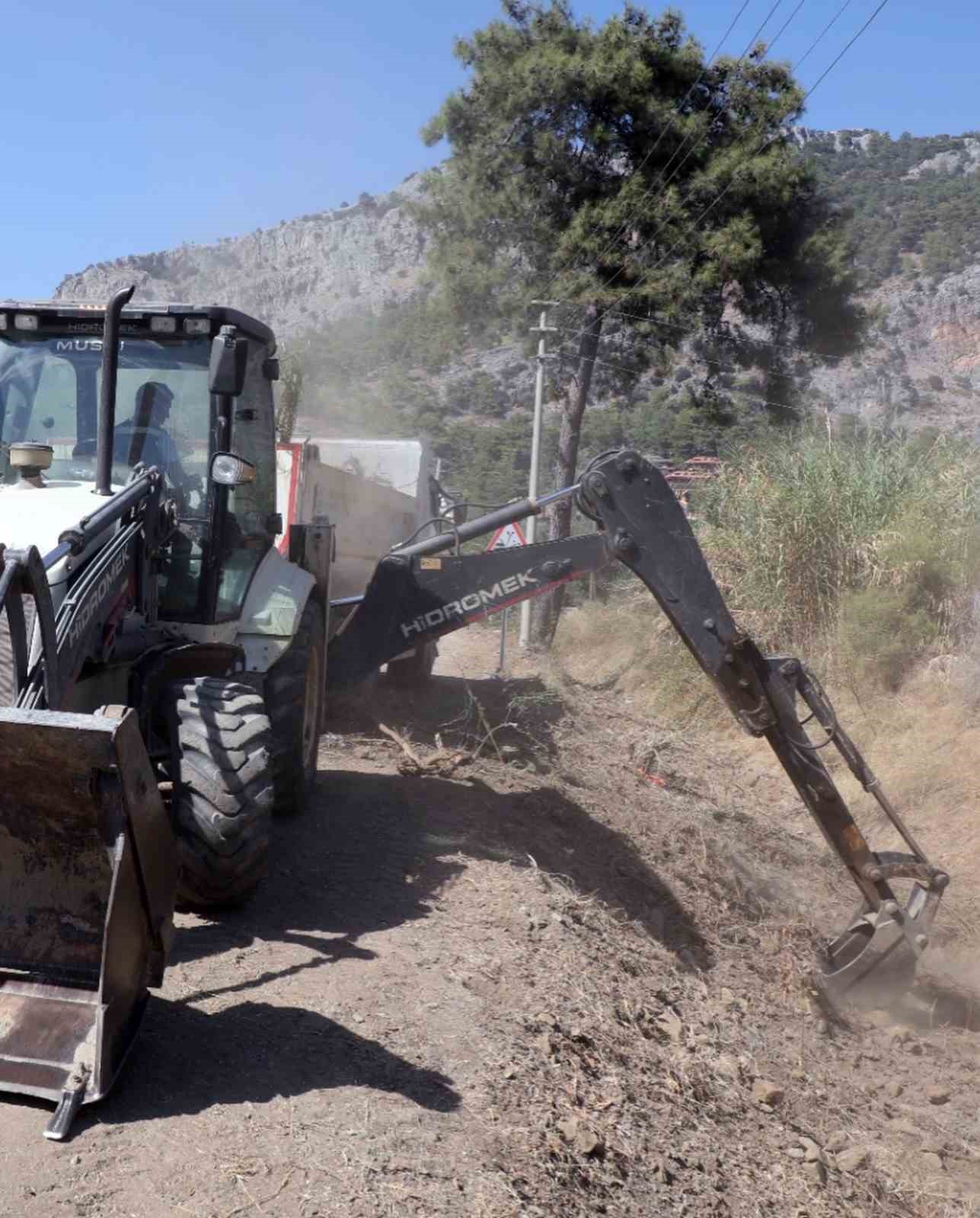 MUSKİ Fethiye’de 71,5 kilometre dere temizliği yaptı
MUSKİ Fethiye’de 71,5 kilometre dere temizliği yaptı