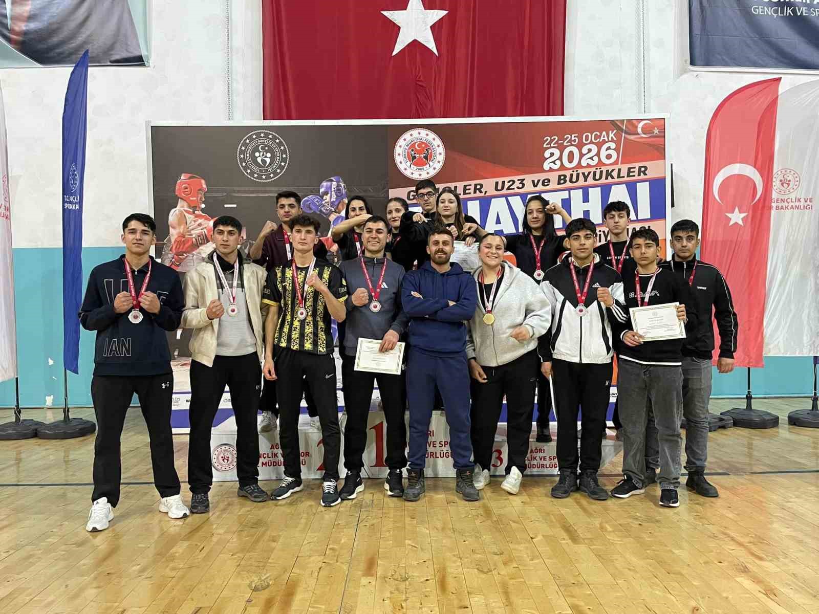 Muşlu sporculardan Muaythai Bölge Şampiyonası’nda büyük başarı

