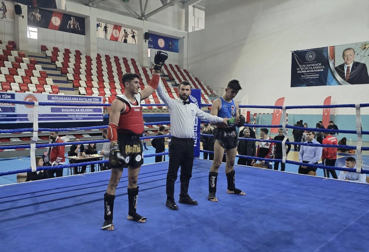 Muşlu sporculardan Muaythai Bölge Şampiyonası’nda büyük başarı
