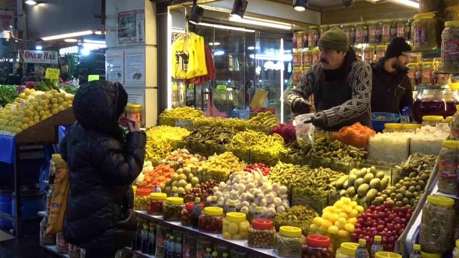 Muşmuladan kiraza 35 çeşit ürünün turşusunu kurdular
Muşmuladan kiraza 35 çeşit ürünün turşusunu kurdular