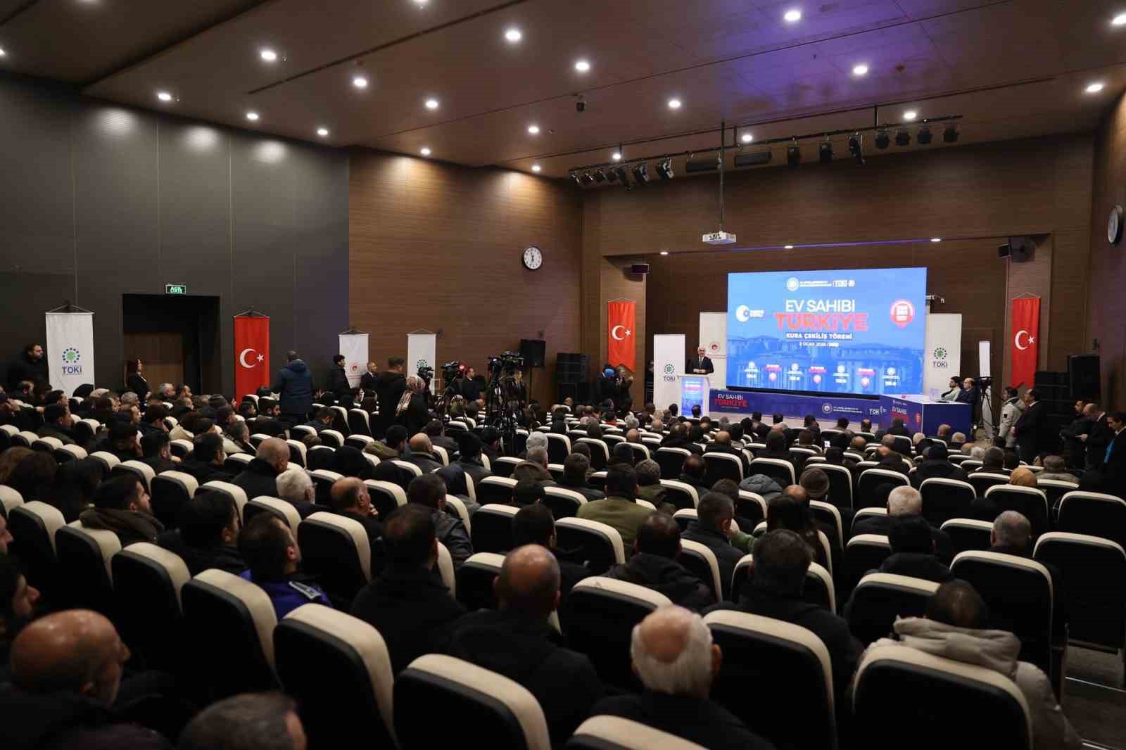 Muş’ta 2 bin 142 konutun hak sahipleri kura ile belirlendi
