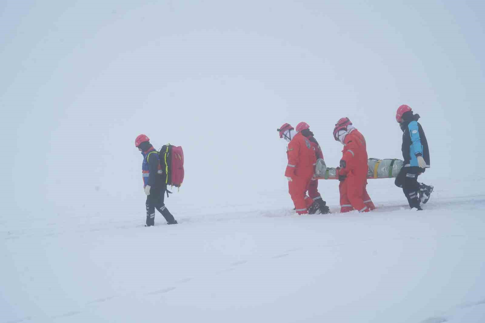 Muş’ta 2 bin 600 rakımda nefes kesen çığ tatbikatı
