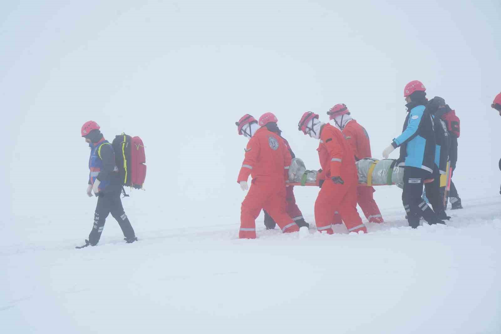 Muş’ta 2 bin 600 rakımda nefes kesen çığ tatbikatı
