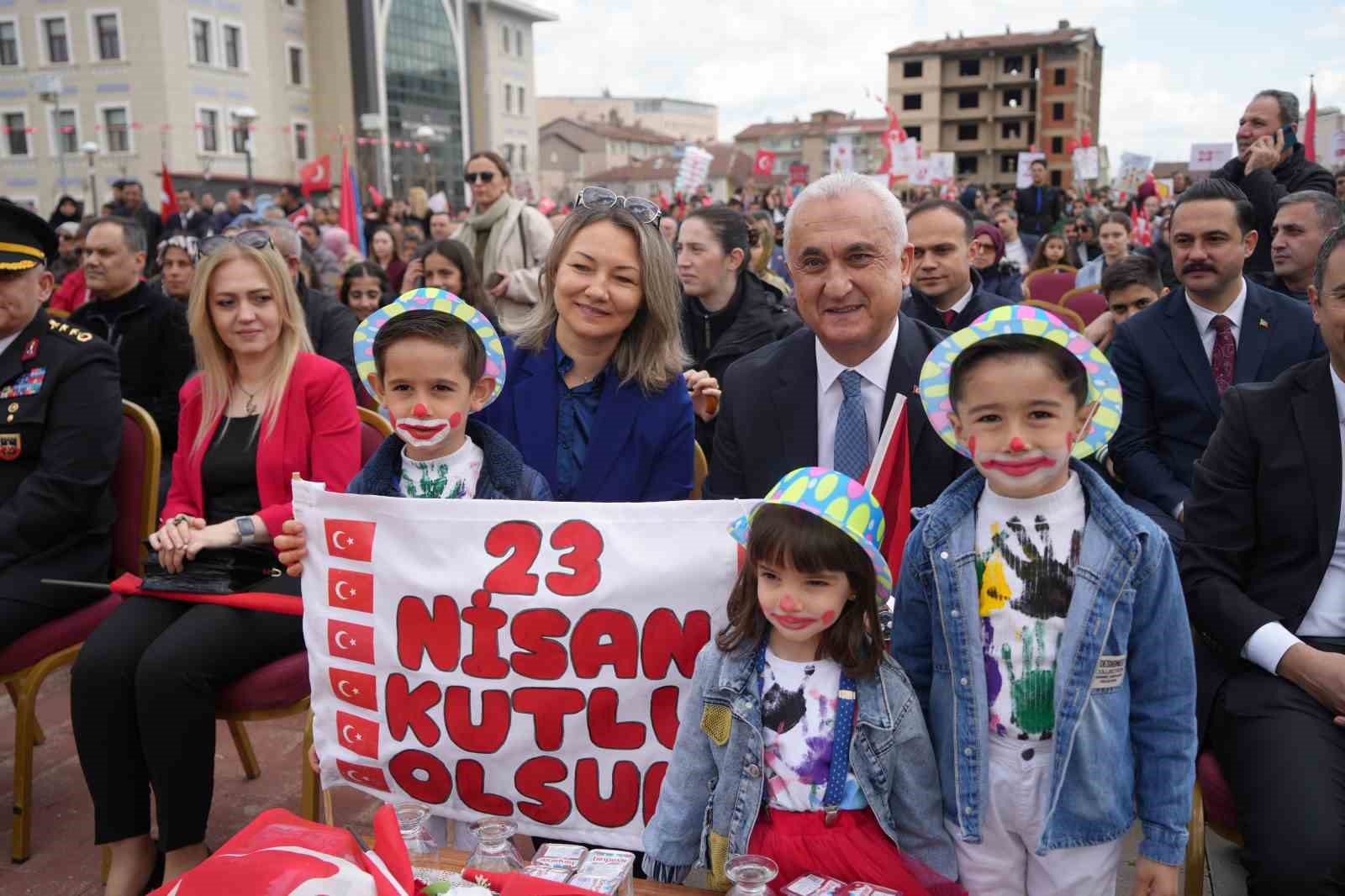 Muş’ta 23 Nisan Ulusal Egemenlik ve Çocuk Bayramı kutlandı
