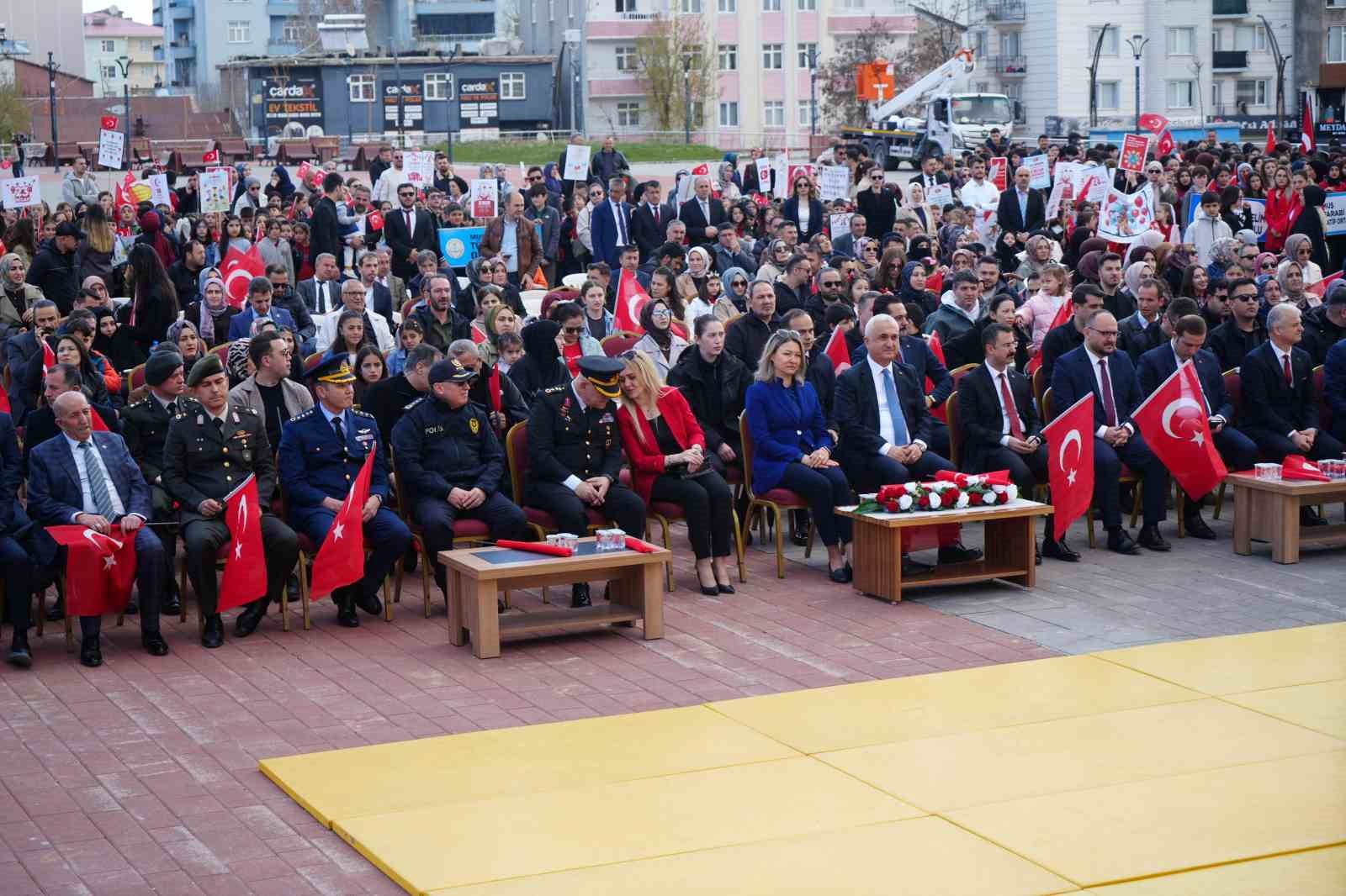 Muş’ta 23 Nisan Ulusal Egemenlik ve Çocuk Bayramı kutlandı
