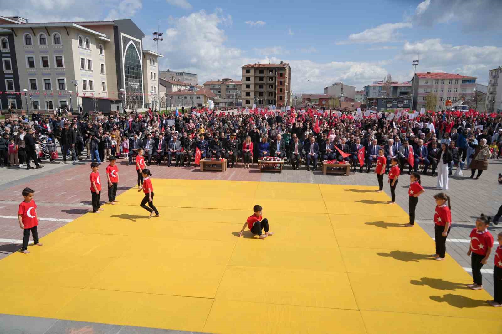 Muş’ta 23 Nisan Ulusal Egemenlik ve Çocuk Bayramı kutlandı
