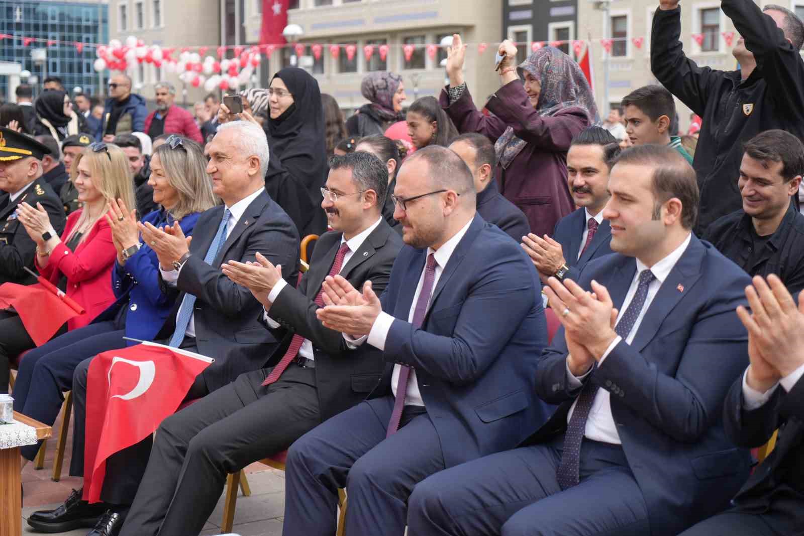 Muş’ta 23 Nisan Ulusal Egemenlik ve Çocuk Bayramı kutlandı
