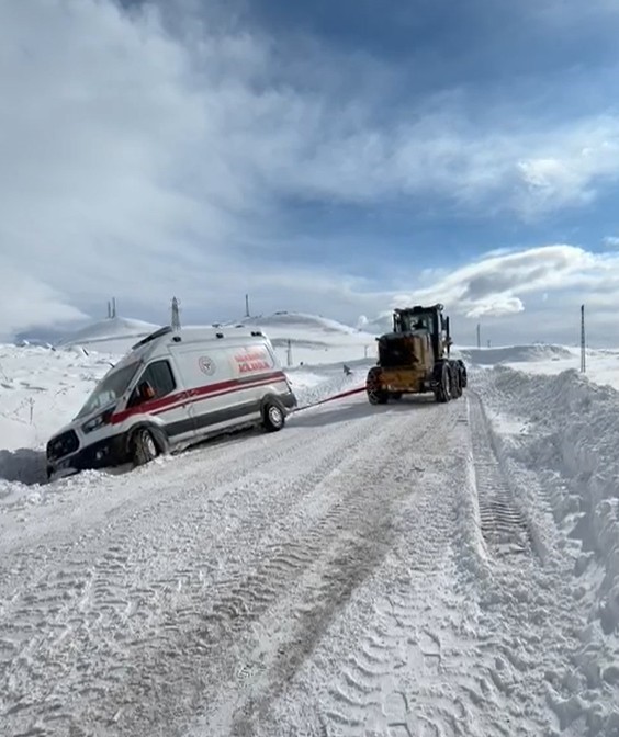 Muş’ta 303 köy yolu ulaşıma kapandı
