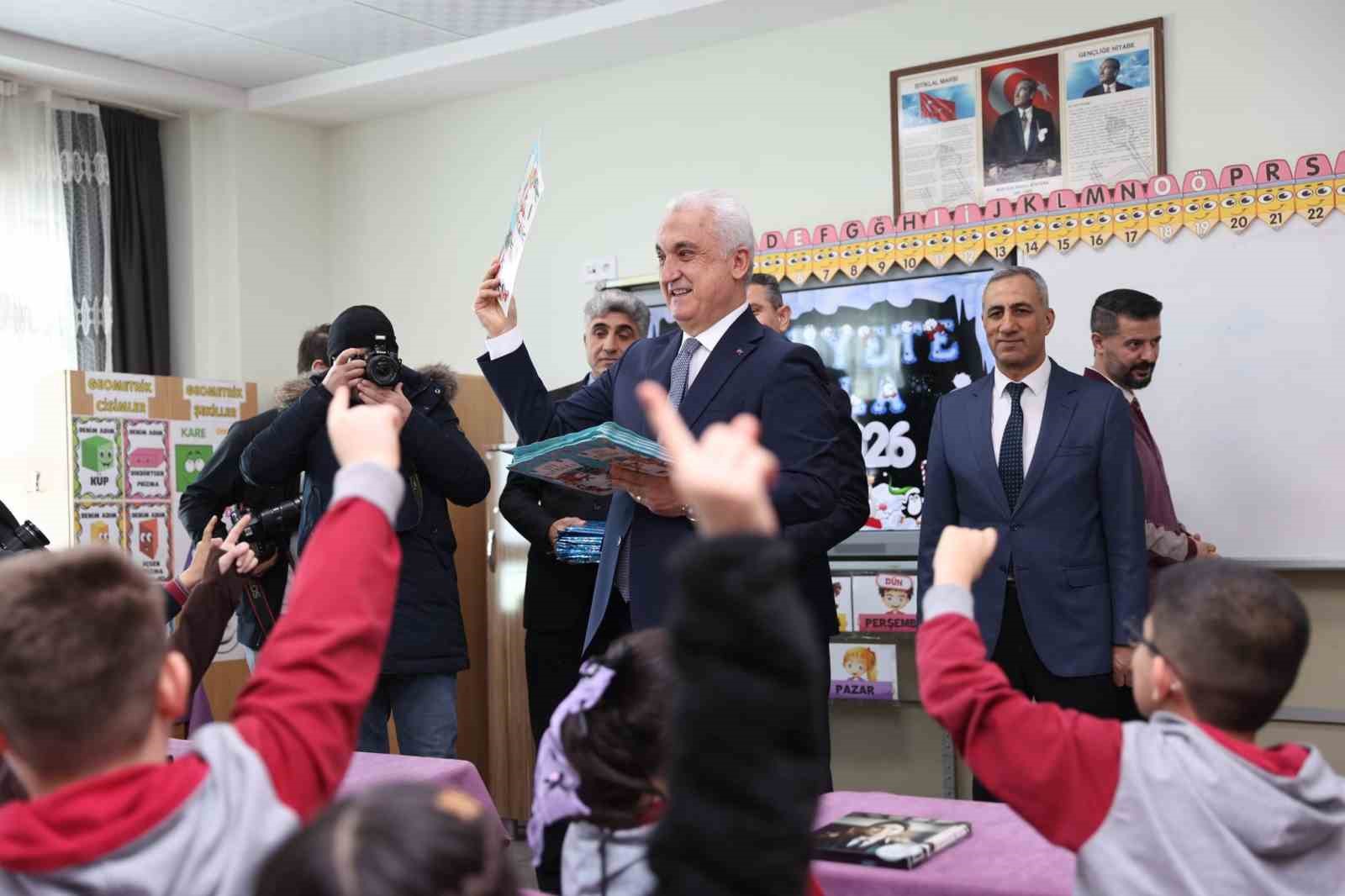 Muş’ta 96 bin 800 öğrenci karne sevinci yaşadı
