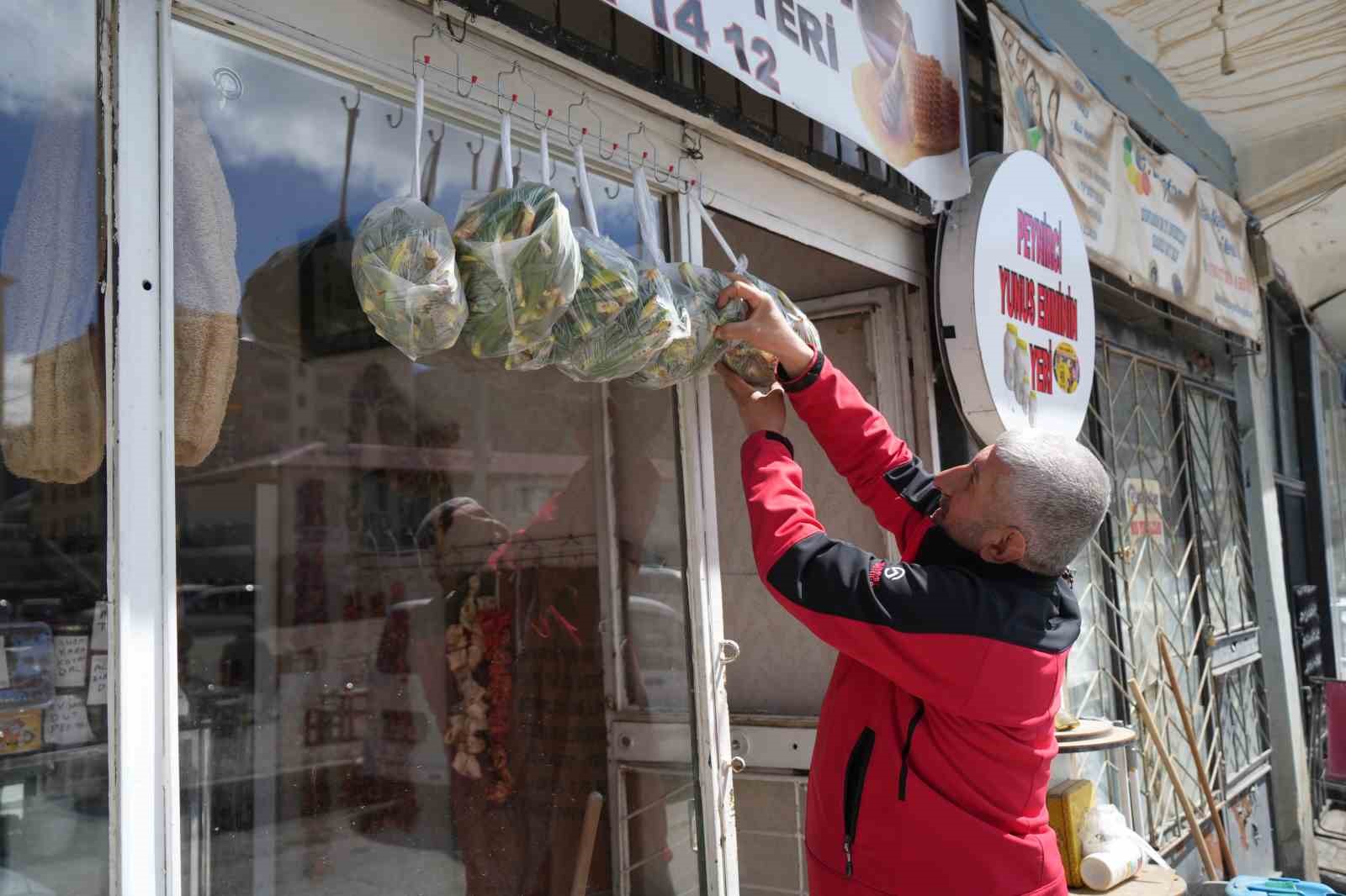 Muş’ta "askıda çiriş otu" uygulaması

