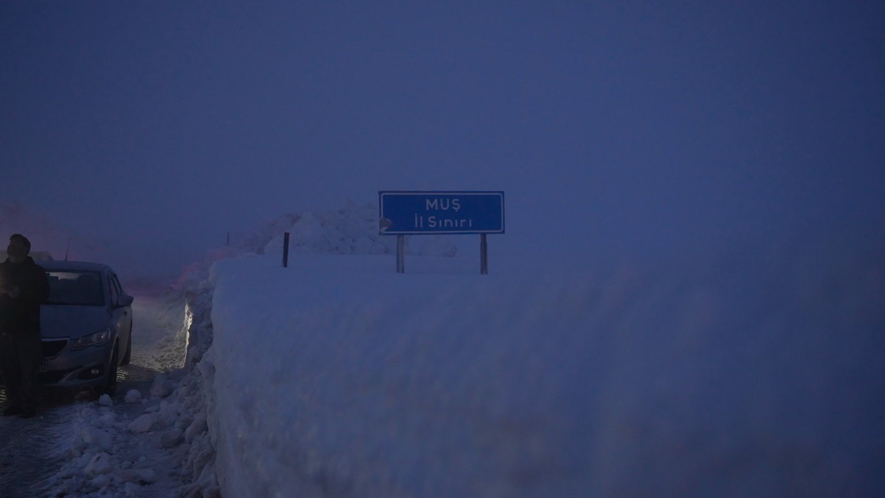 Muş’ta bahar ayında kar ulaşımı olumsuz etkiledi
