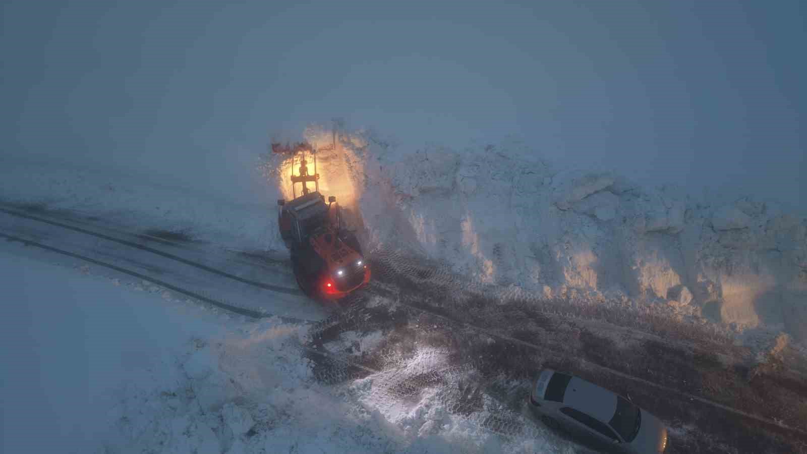 Muş’ta bahar ayında kar ulaşımı olumsuz etkiledi
