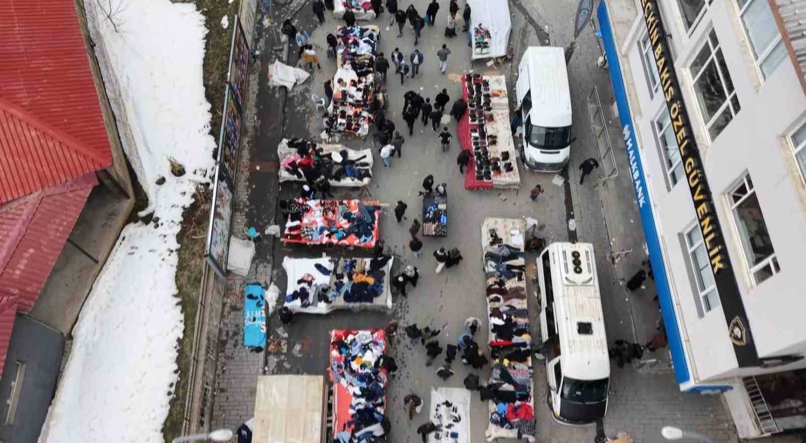 Muş’ta bayram pazarında arefe yoğunluğu
