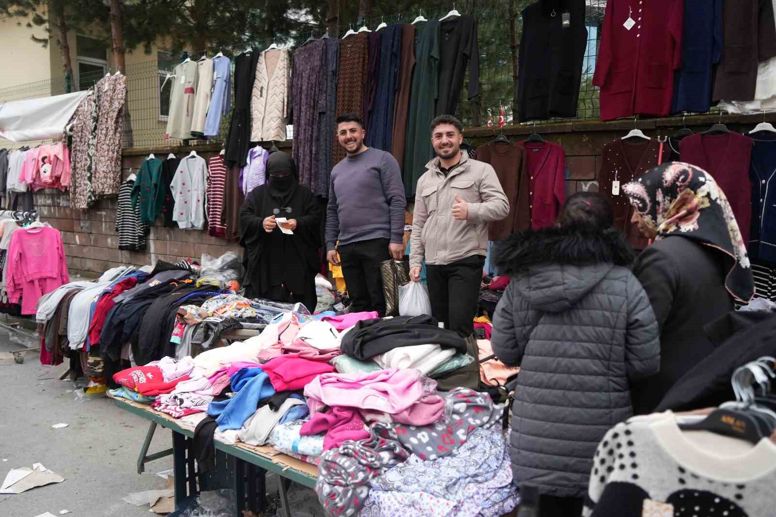 Muş’ta bayram pazarında arefe yoğunluğu
