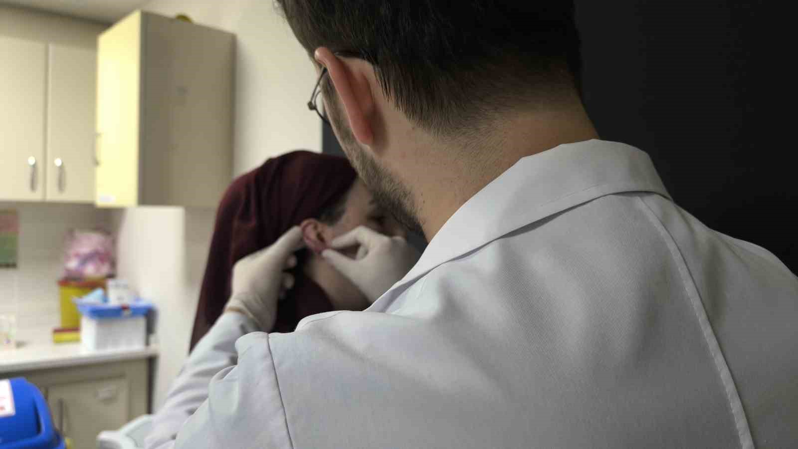 Muş’ta bir ilk: Kulak keloidi, ödüllü cerrahi teknikle tedavi edildi
Muş’ta bir ilk: Kulak keloidi, ödüllü cerrahi teknikle tedavi edildi