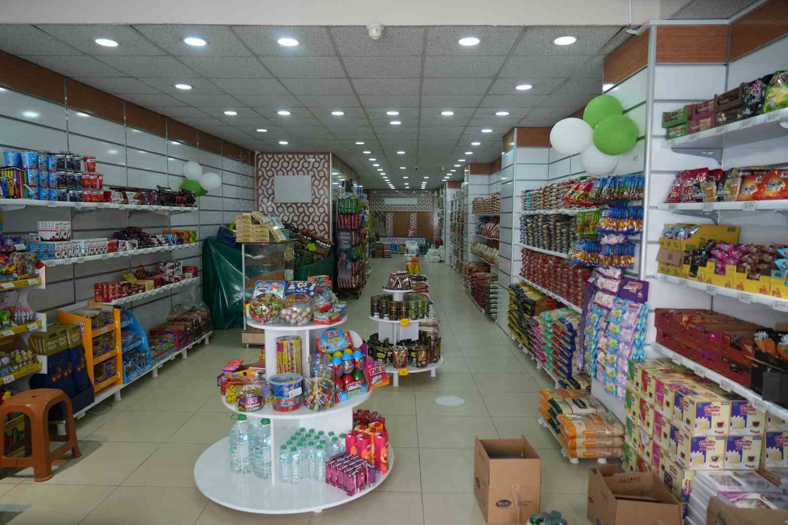 Muş’ta boykot ürünlerini raflarına almayan yeni market hizmete açıldı
