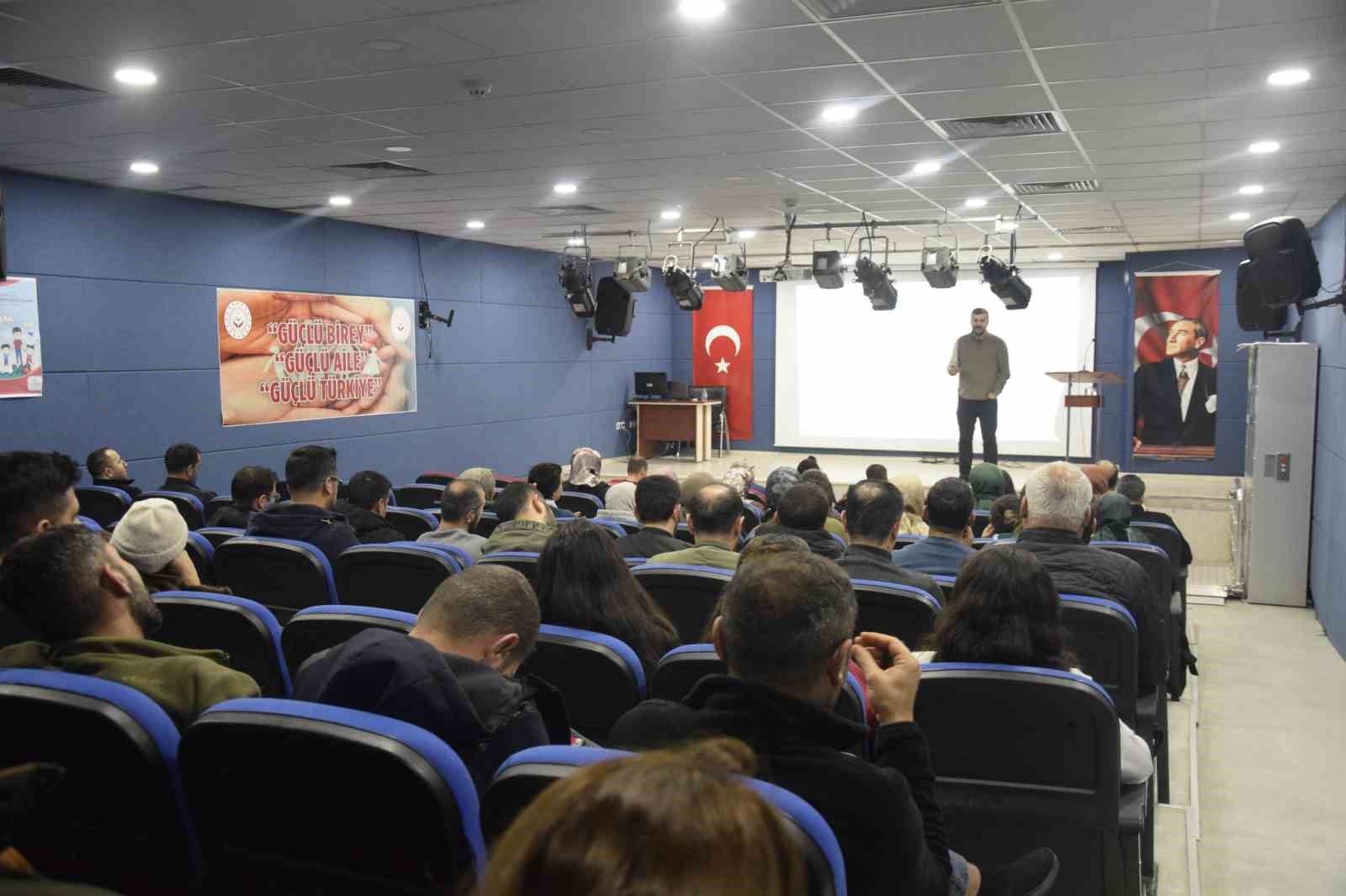 Muş’ta "Çocukla Etkili İletişim" eğitimi verildi
