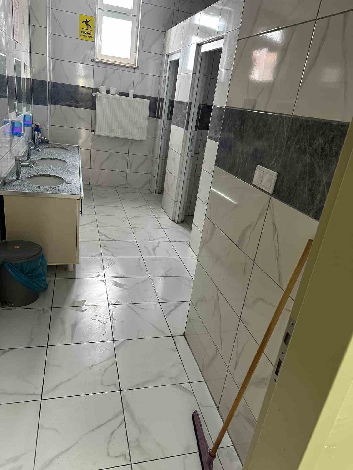 Muş’ta denetimli serbestlik yükümlülerinden okullara destek
