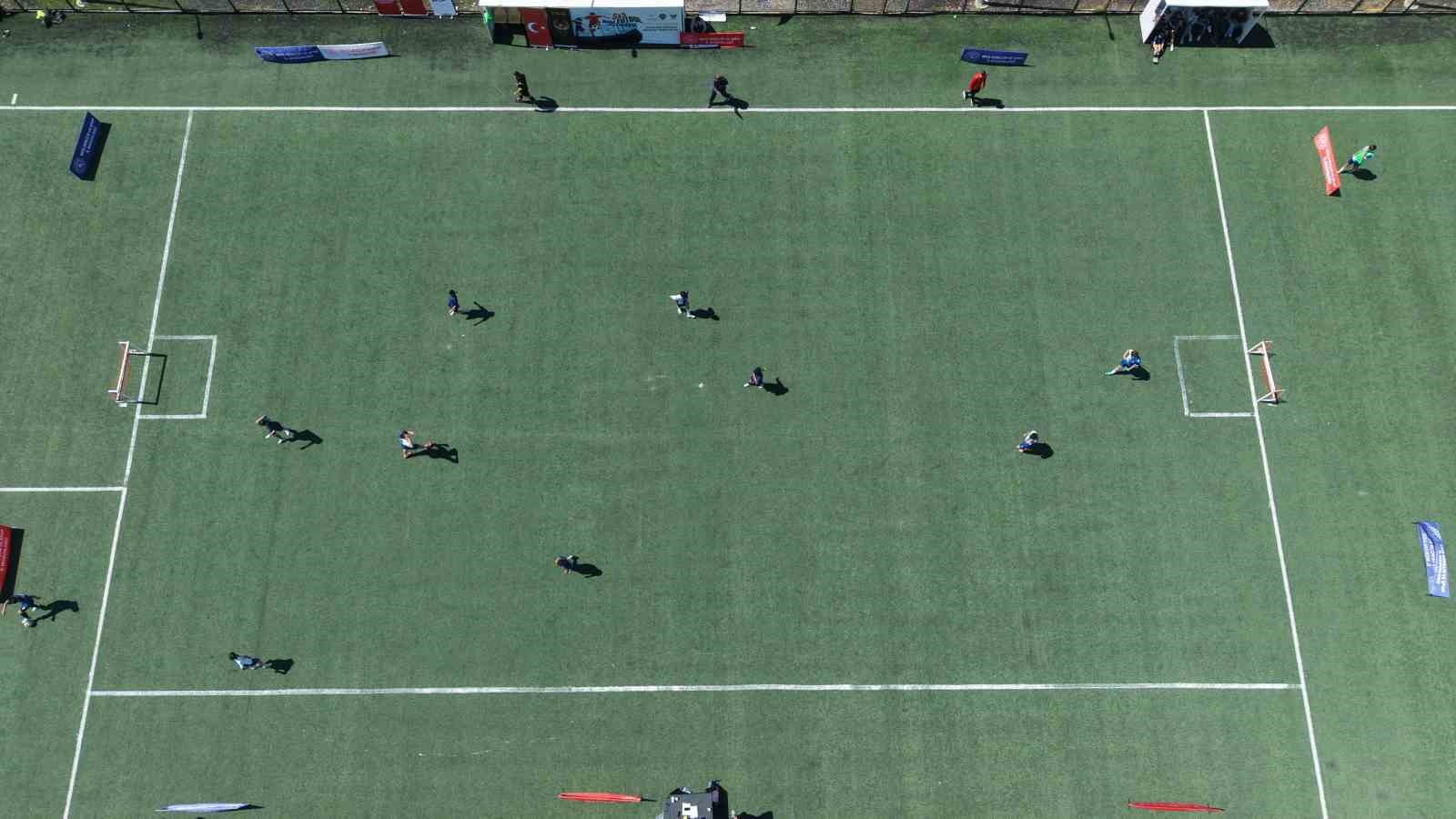 Muş’ta "Gençler Sahada, Gelecek Emniyette" turnuvası başladı
