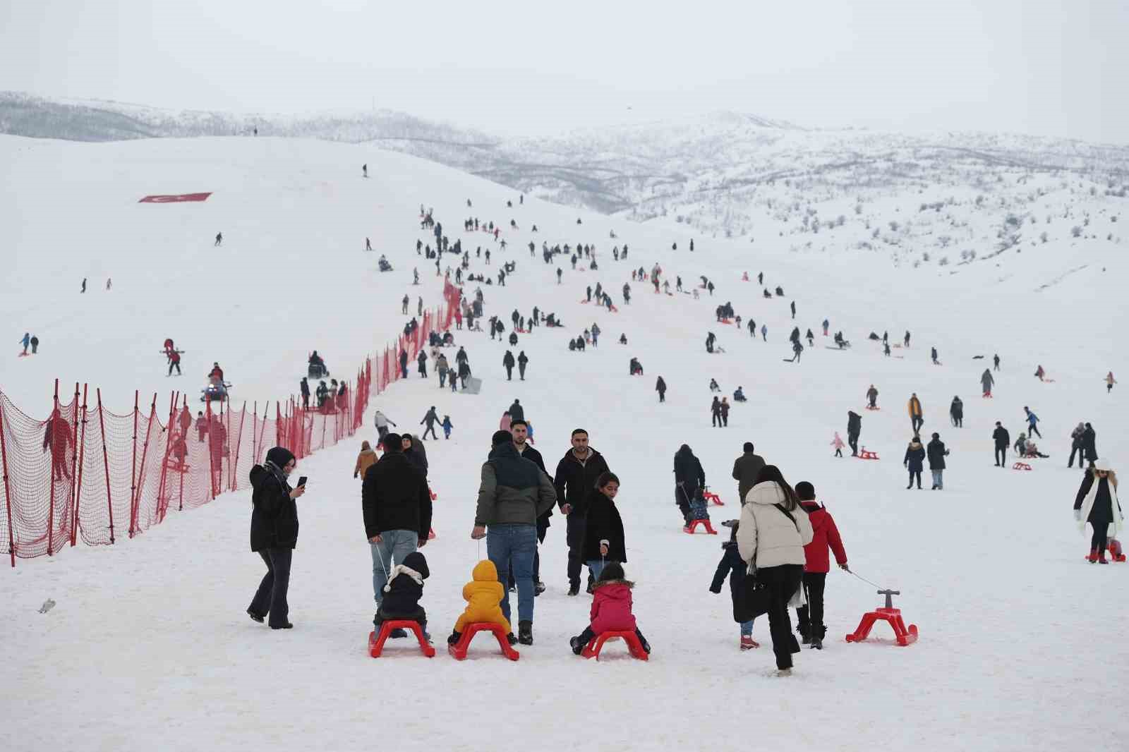 Muş’ta "Kar Festivali" renkli görüntülere sahne oldu
