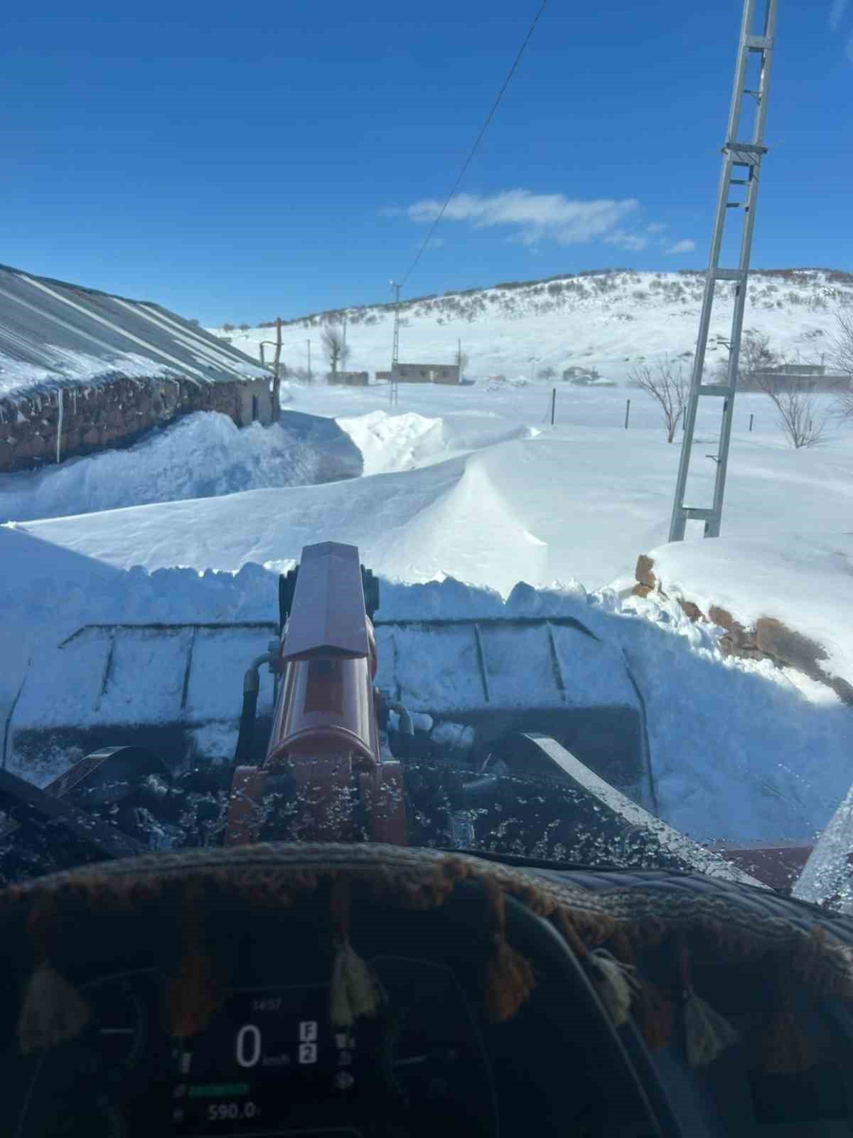 Muş’ta mahsur kalan vatandaşlar kurtarıldı
