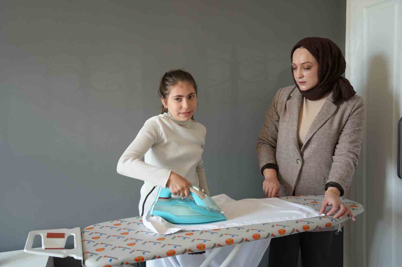 Muş’ta özel öğrencilere ev ortamında yaşam becerisi eğitimi
