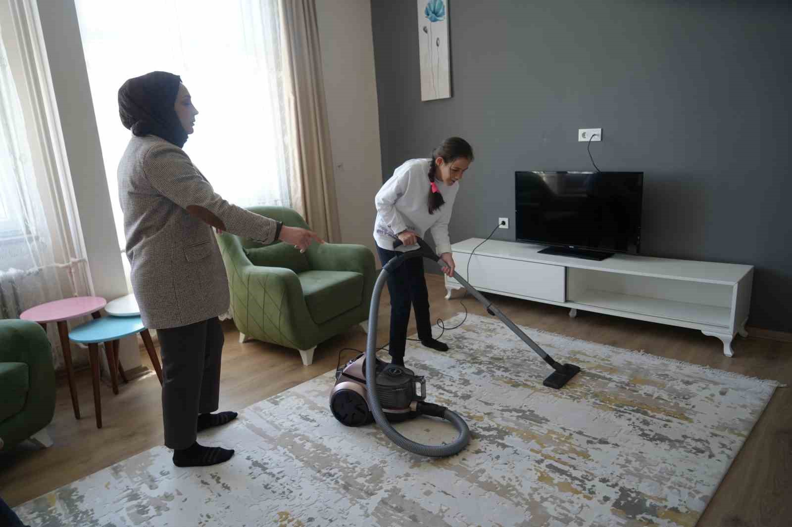 Muş’ta özel öğrencilere ev ortamında yaşam becerisi eğitimi
