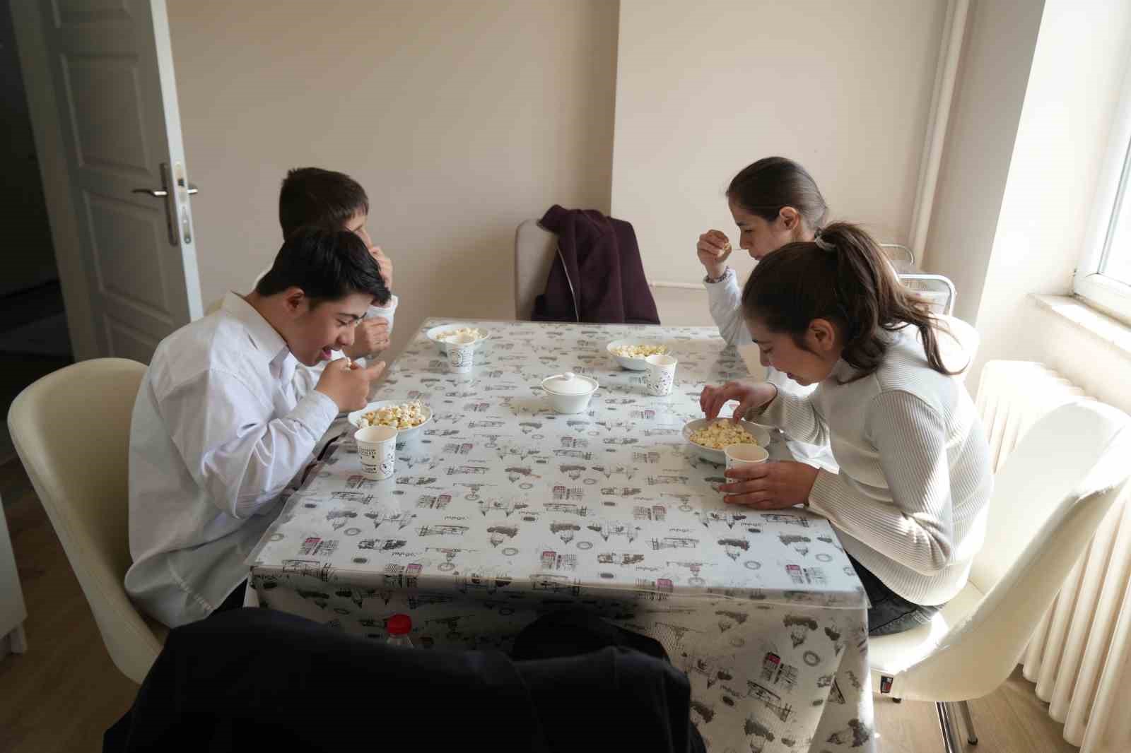 Muş’ta özel öğrencilere ev ortamında yaşam becerisi eğitimi
