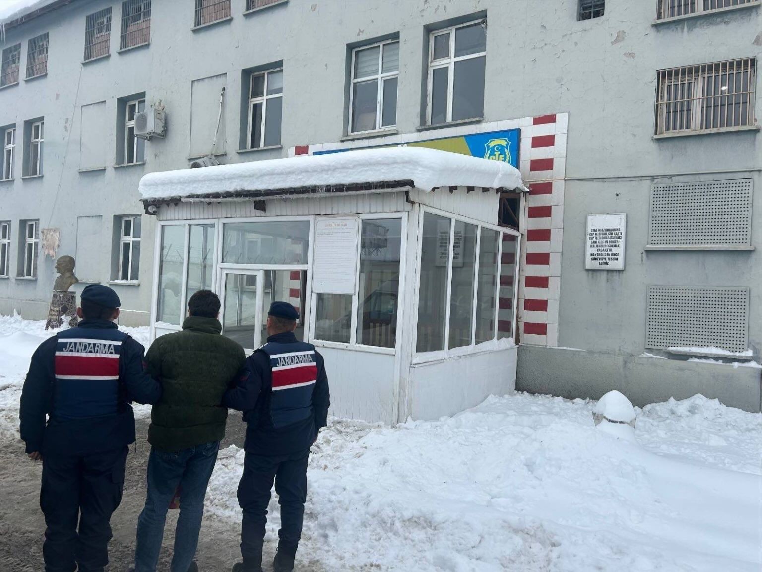 Muş’ta uyuşturucu suçundan aranan şahıs yakalandı
