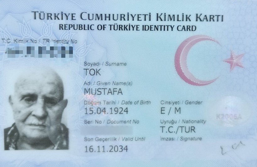 Mustafa dede, 102’nci yaş gününü çocukları ve torunlarıyla kutladı
Mustafa dede, 102’nci yaş gününü çocukları ve torunlarıyla kutladı