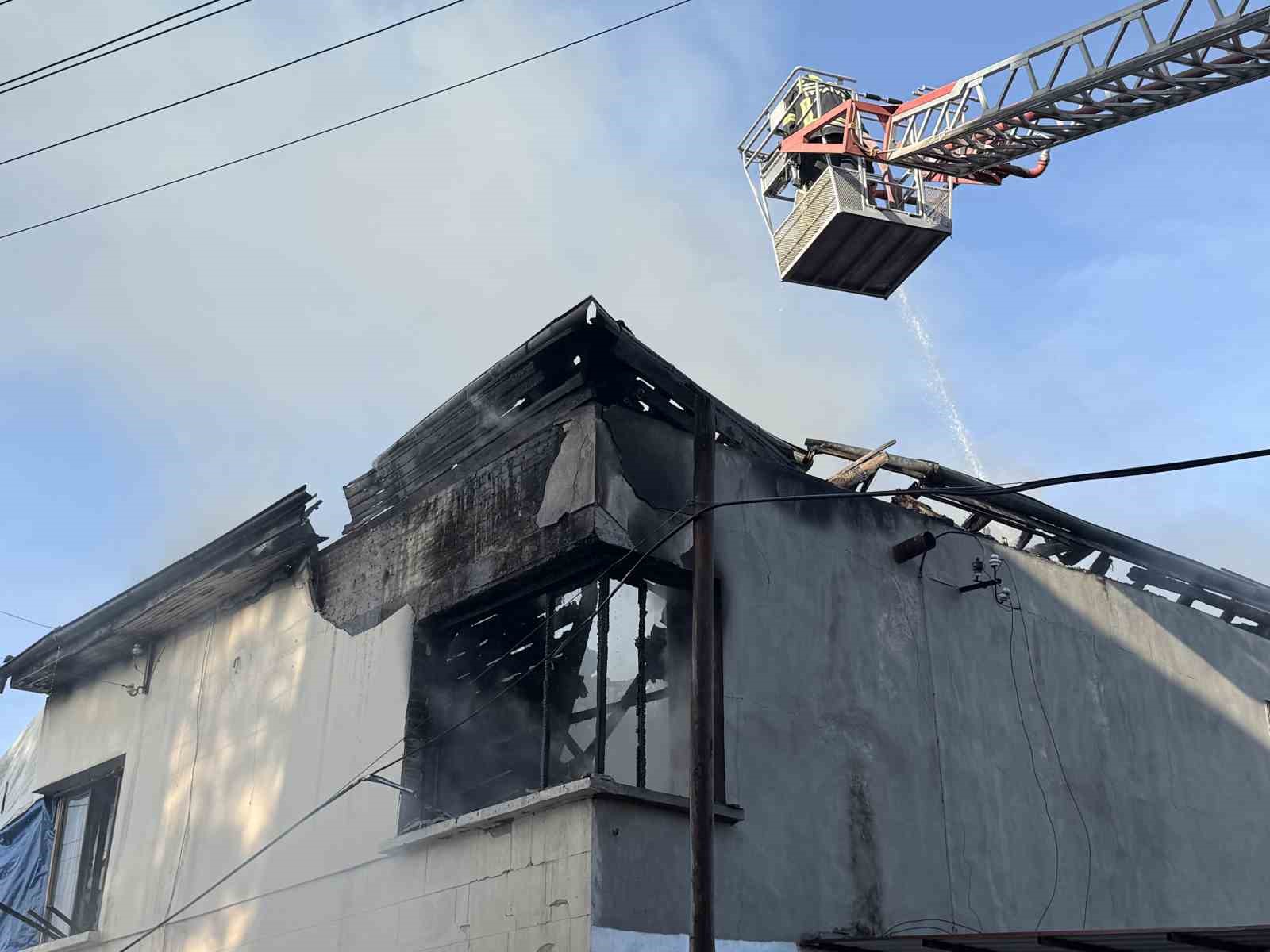 Müstakil evde korkutan yangın
