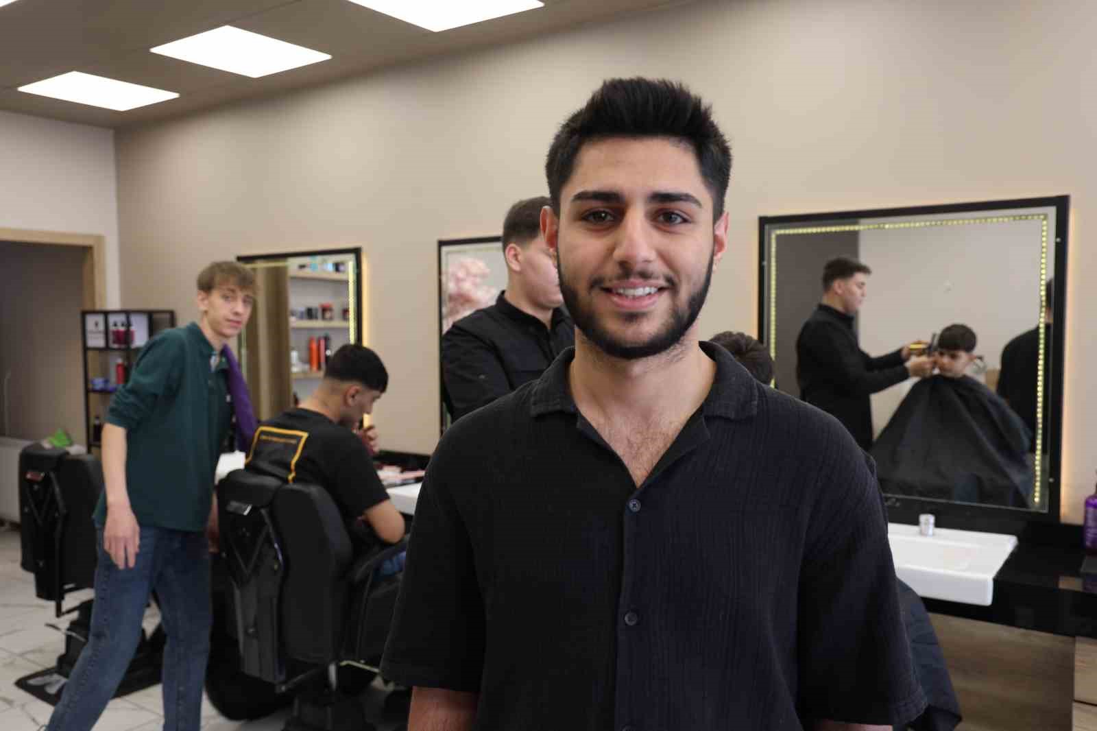 Müşteriler tıraşı son güne bıraktı: Berberler yoğunluktan randevu sistemine geçti
