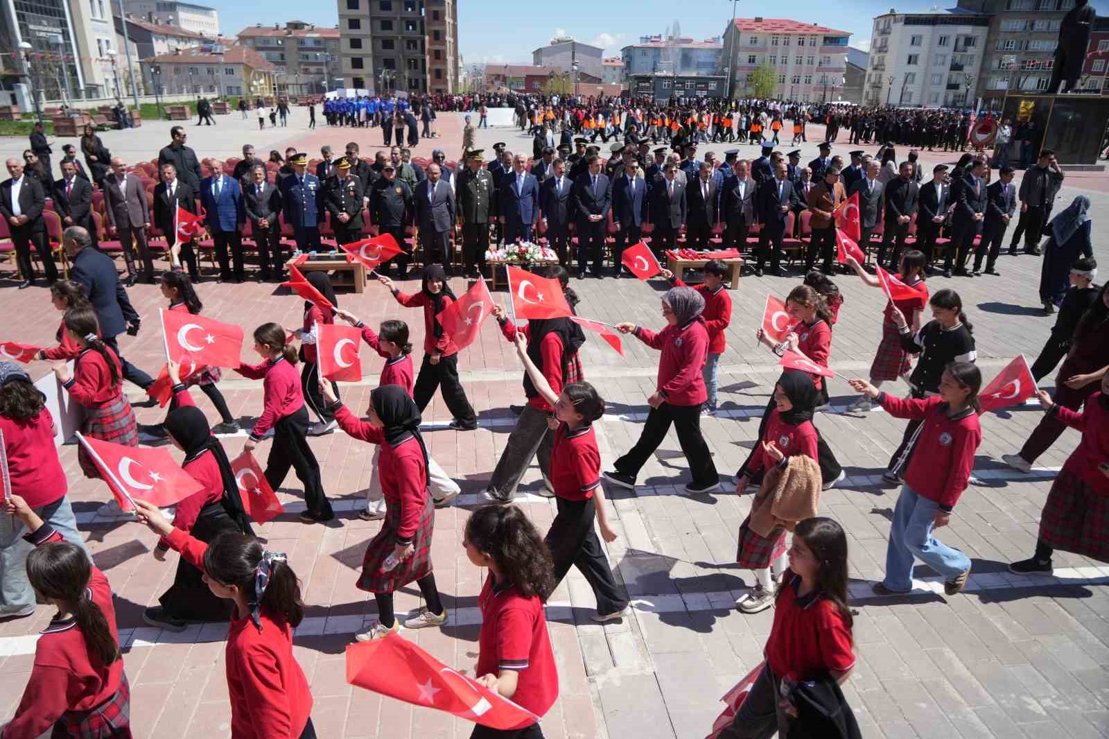Muş’un kurtuluşunun 109’uncu yılı törenle kutlandı
