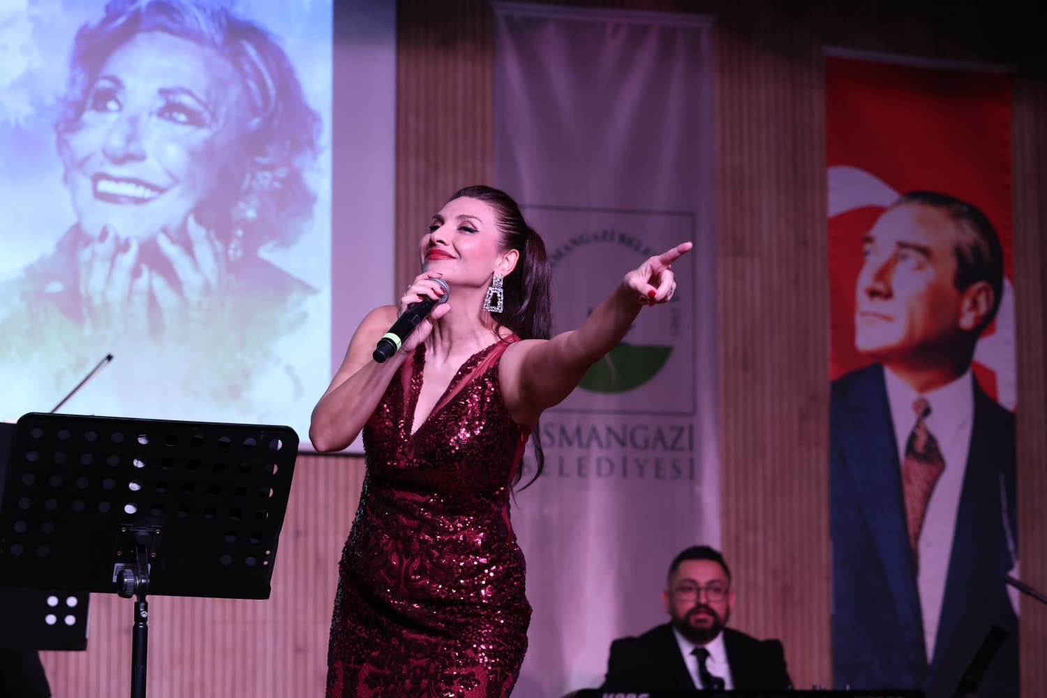 Müzeyyen Senar Osmangazi’de şarkılarla anıldı
