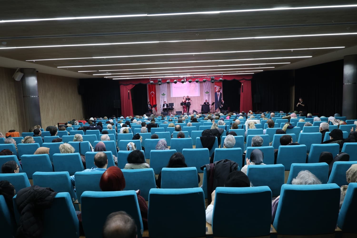 Müzeyyen Senar Osmangazi’de şarkılarla anıldı
