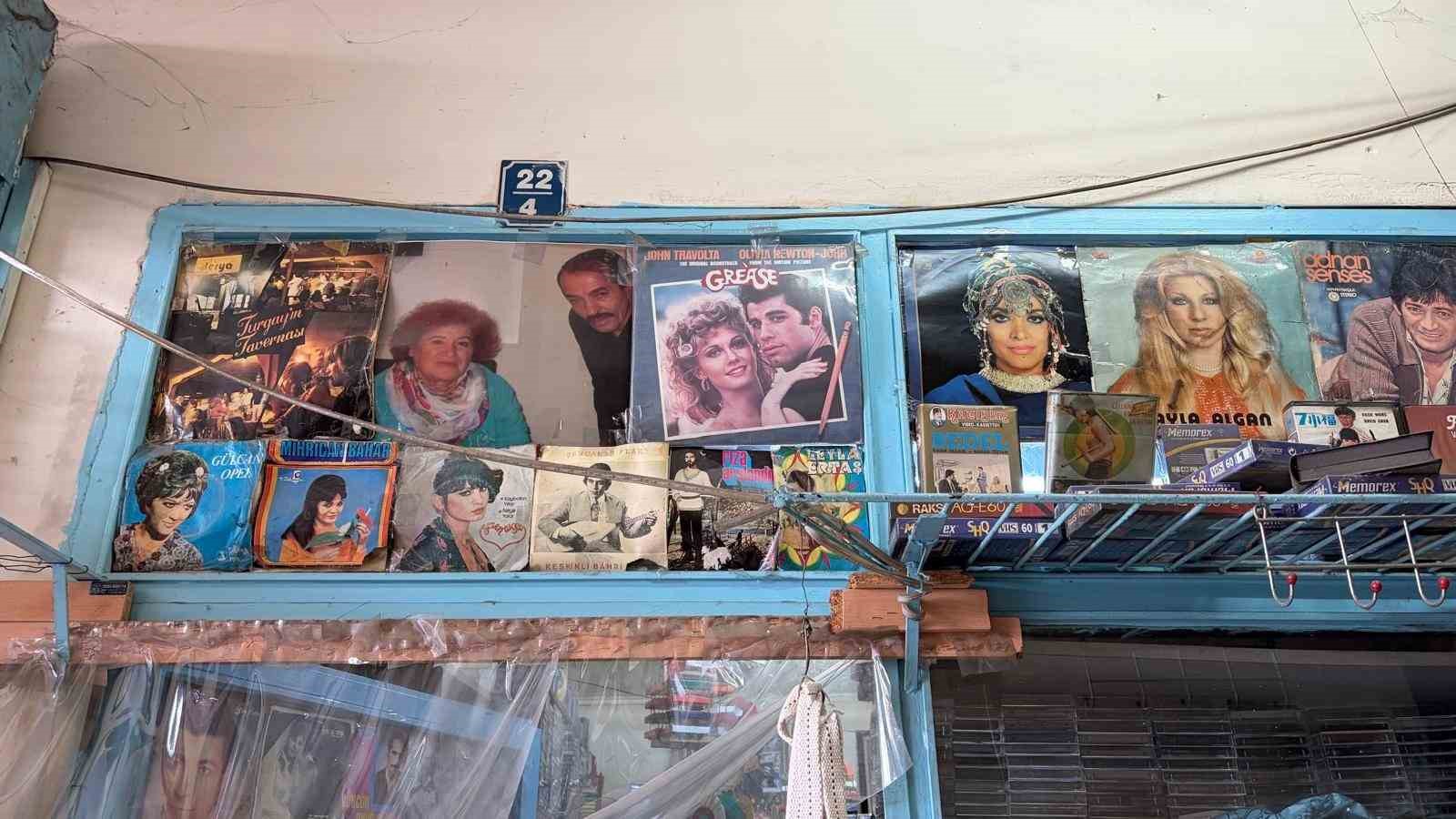 Müzik dünyasının geçmişine 20 yıldır topladığı plak ve kasetlerle ışık tutuyor
