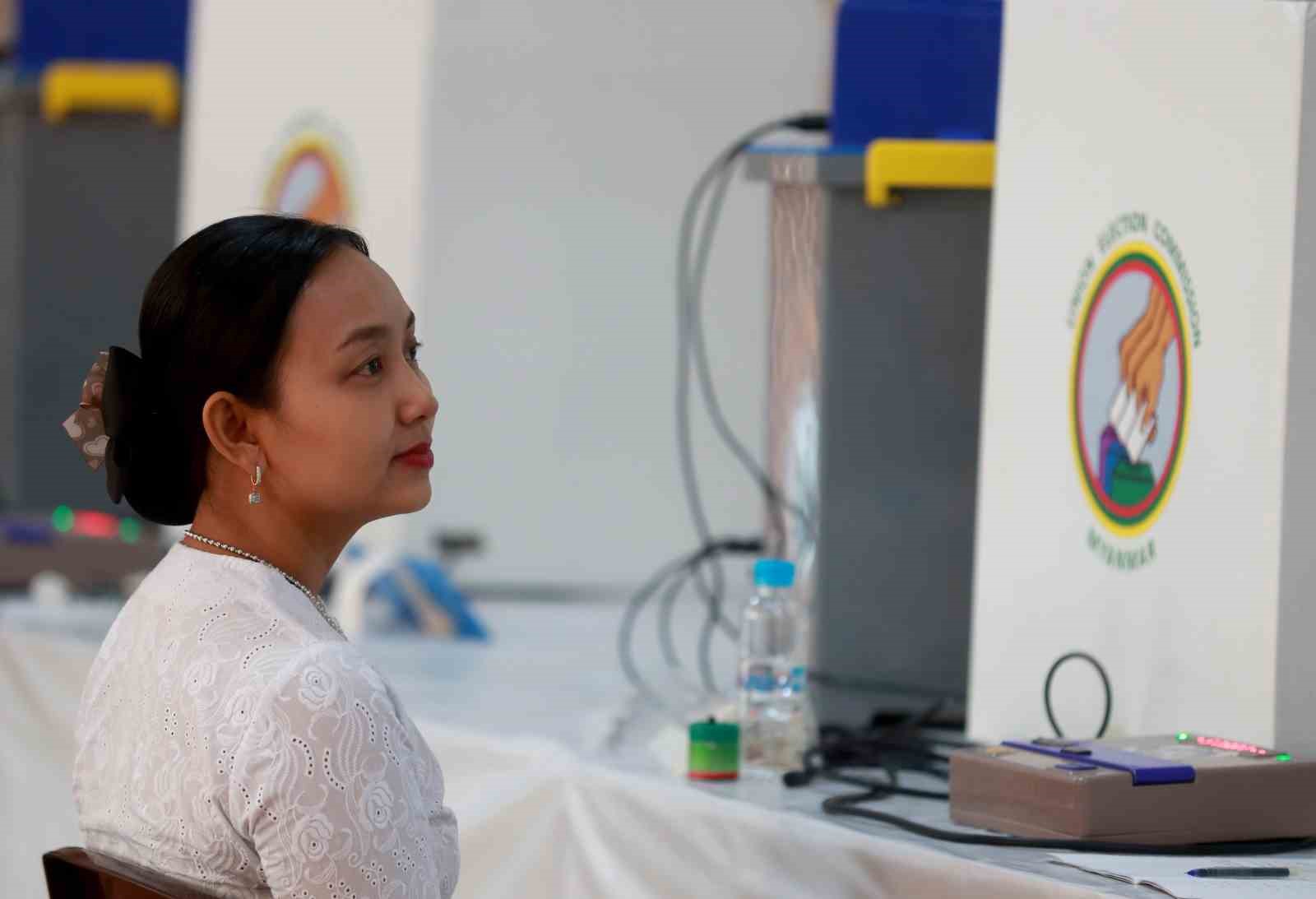 Myanmar’da halk parlamento seçiminin ikinci turu için sandık başında
