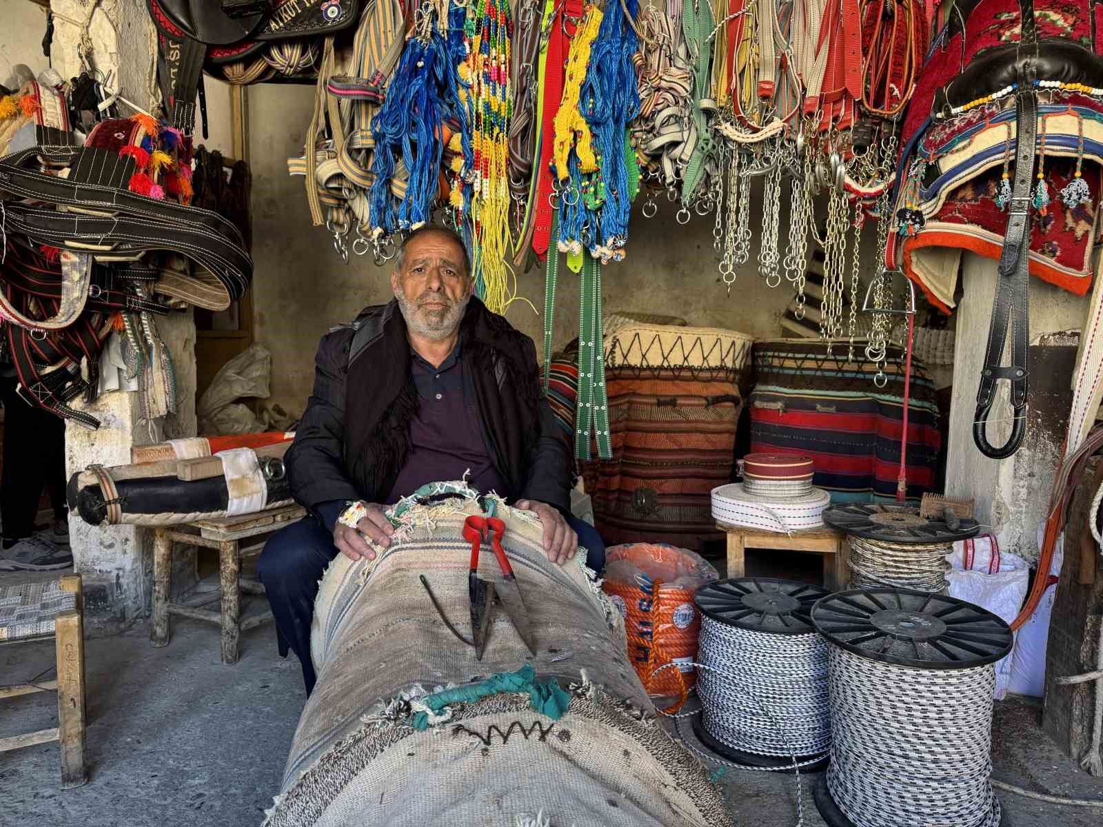 Nalbantlıkla geçen yarım asır: Diyarbakırlı 2 kardeş, 50 yıldır nalbantlık yapıyor
