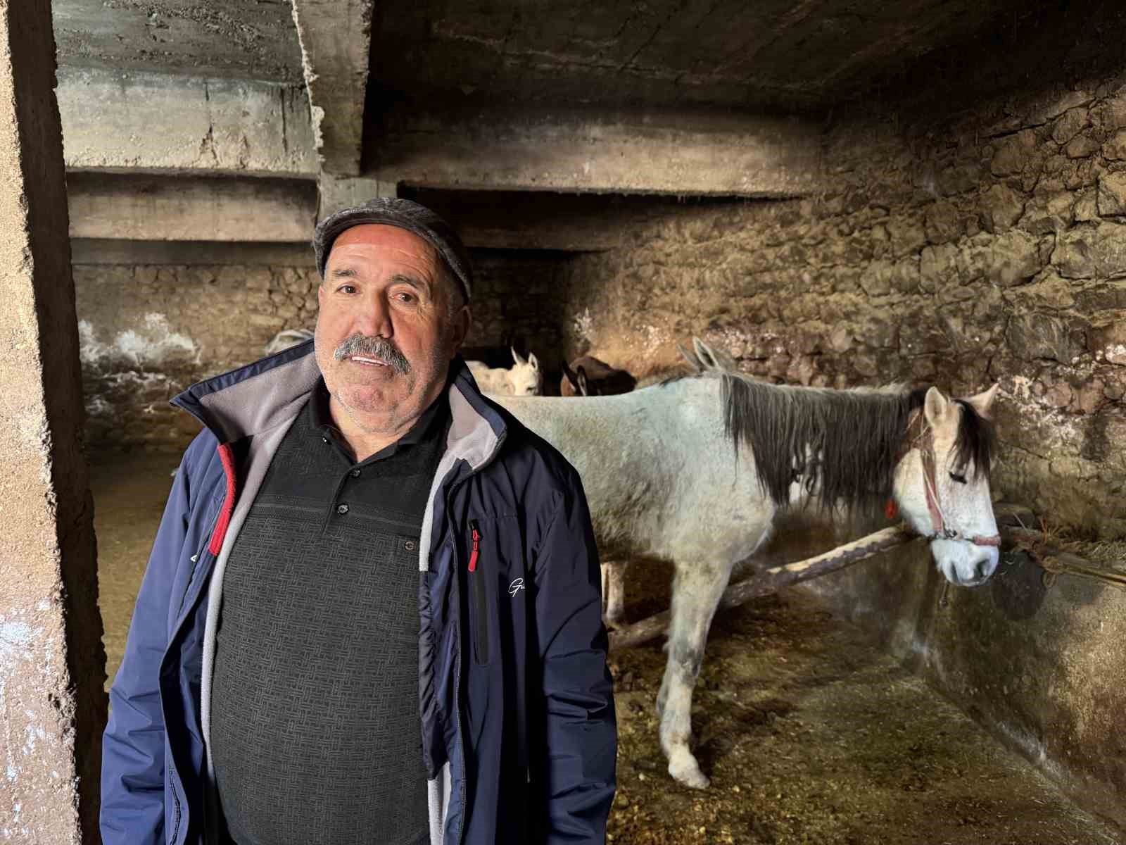 Nalbantlıkla geçen yarım asır: Diyarbakırlı 2 kardeş, 50 yıldır nalbantlık yapıyor
