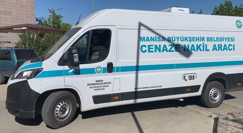 Namaz için uyandı, oğlunu banyoda ölü buldu
