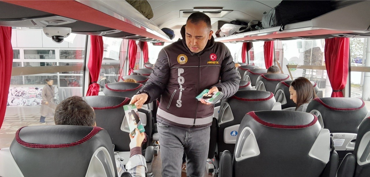 Narkotik ekiplerinden bir haftada 20 bilgilendirme etkinliği
