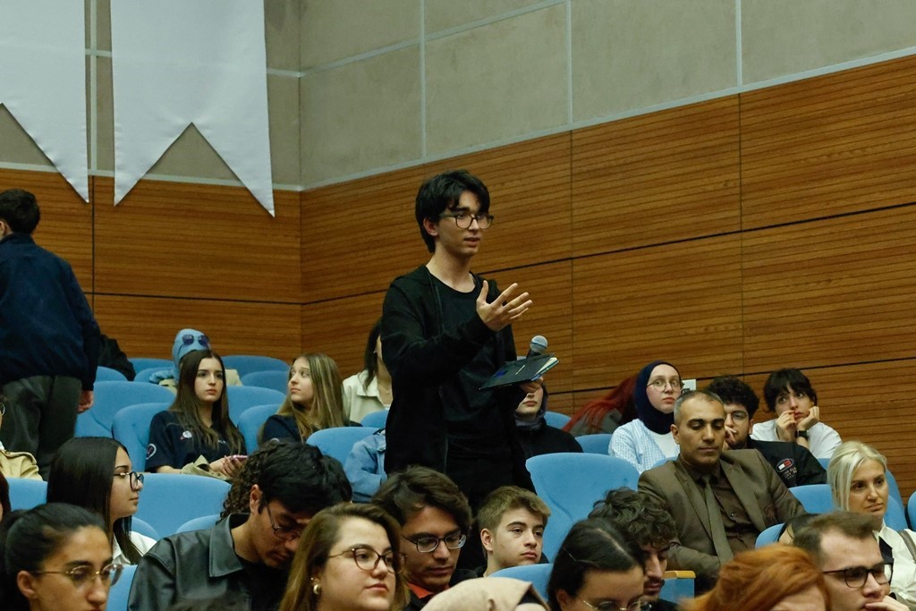 NASA’daki Türk bilim adamı Dr. Umut Yıldız, OMÜ’de evrenin sırlarını anlattı
