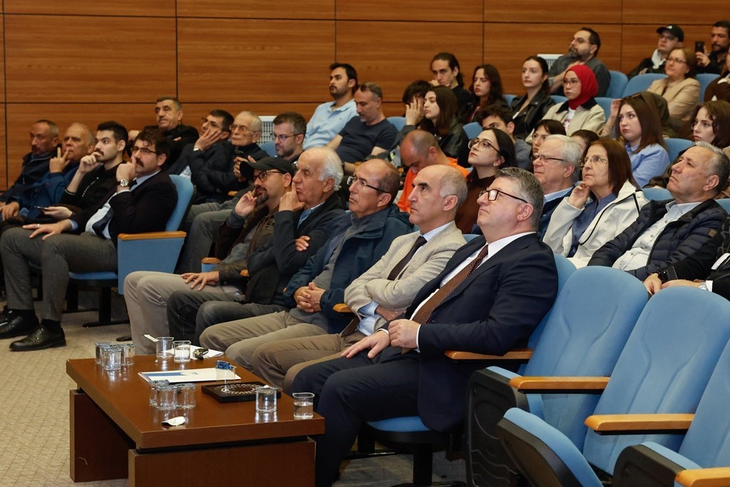 NASA’daki Türk bilim adamı Dr. Umut Yıldız, OMÜ’de evrenin sırlarını anlattı
